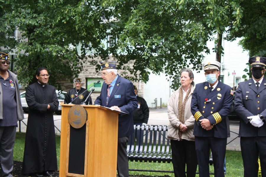 Post Commander John Donohue with members of Peekskills houses of worship at the 2021 ceremony. 