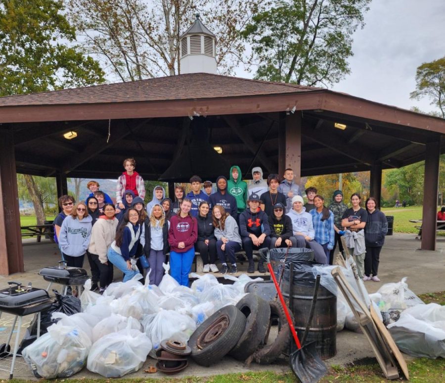 Students clean up at riverfront