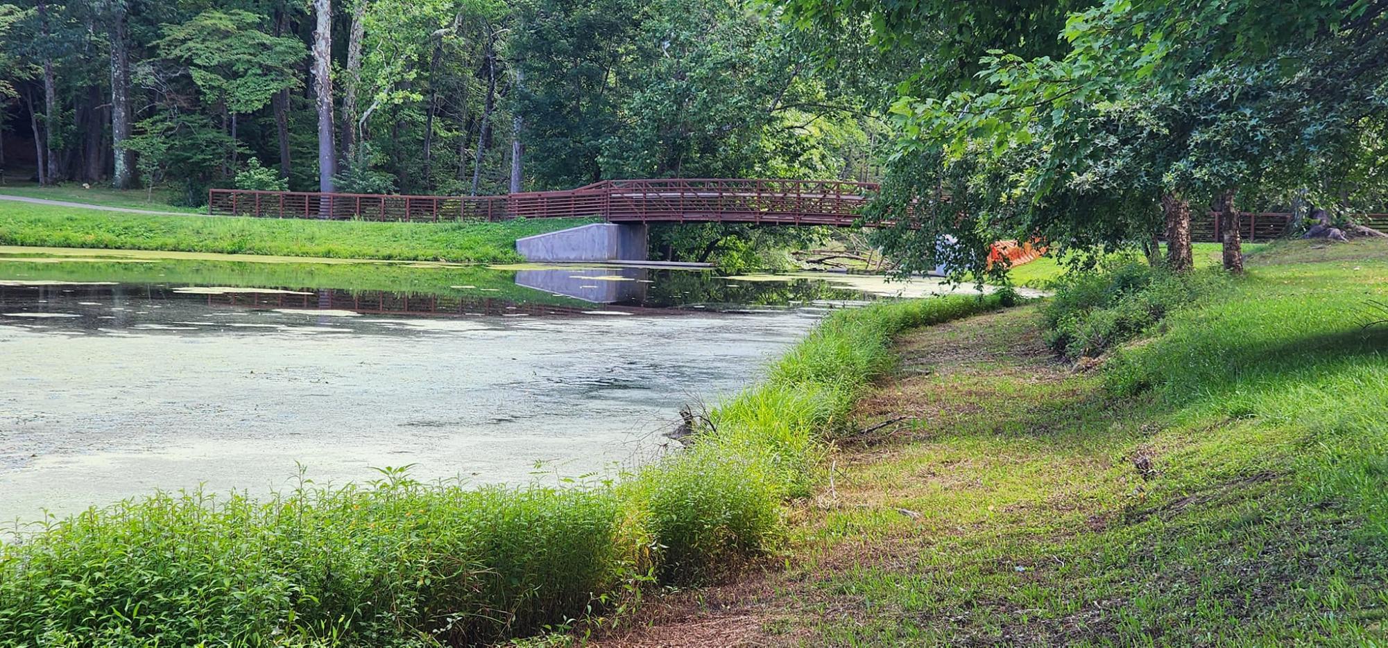 Volunteers needed to clean Lounsbury Pond and kayak tours to Worlds End