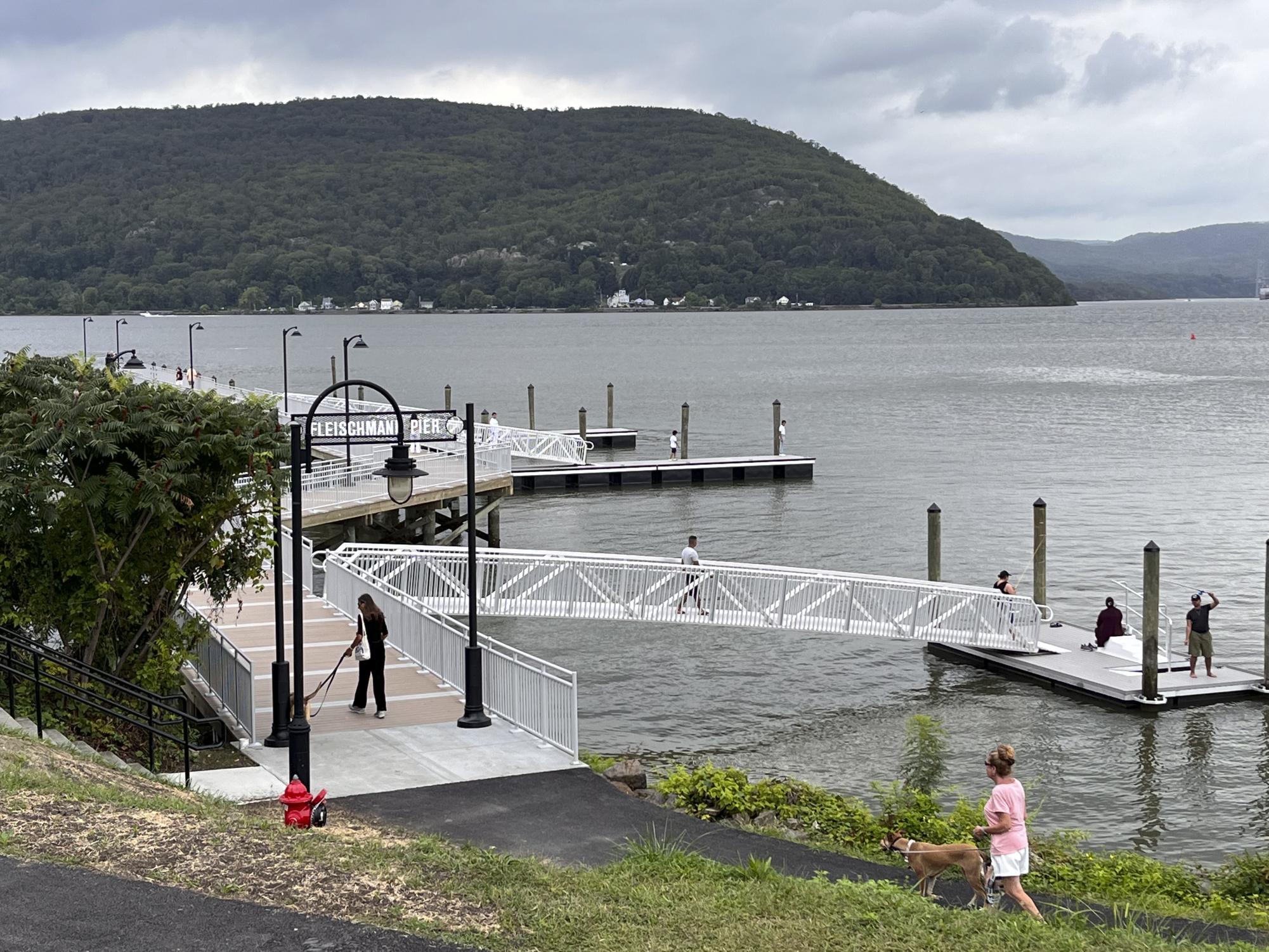 Young and old enjoying Fleischmann's Pier