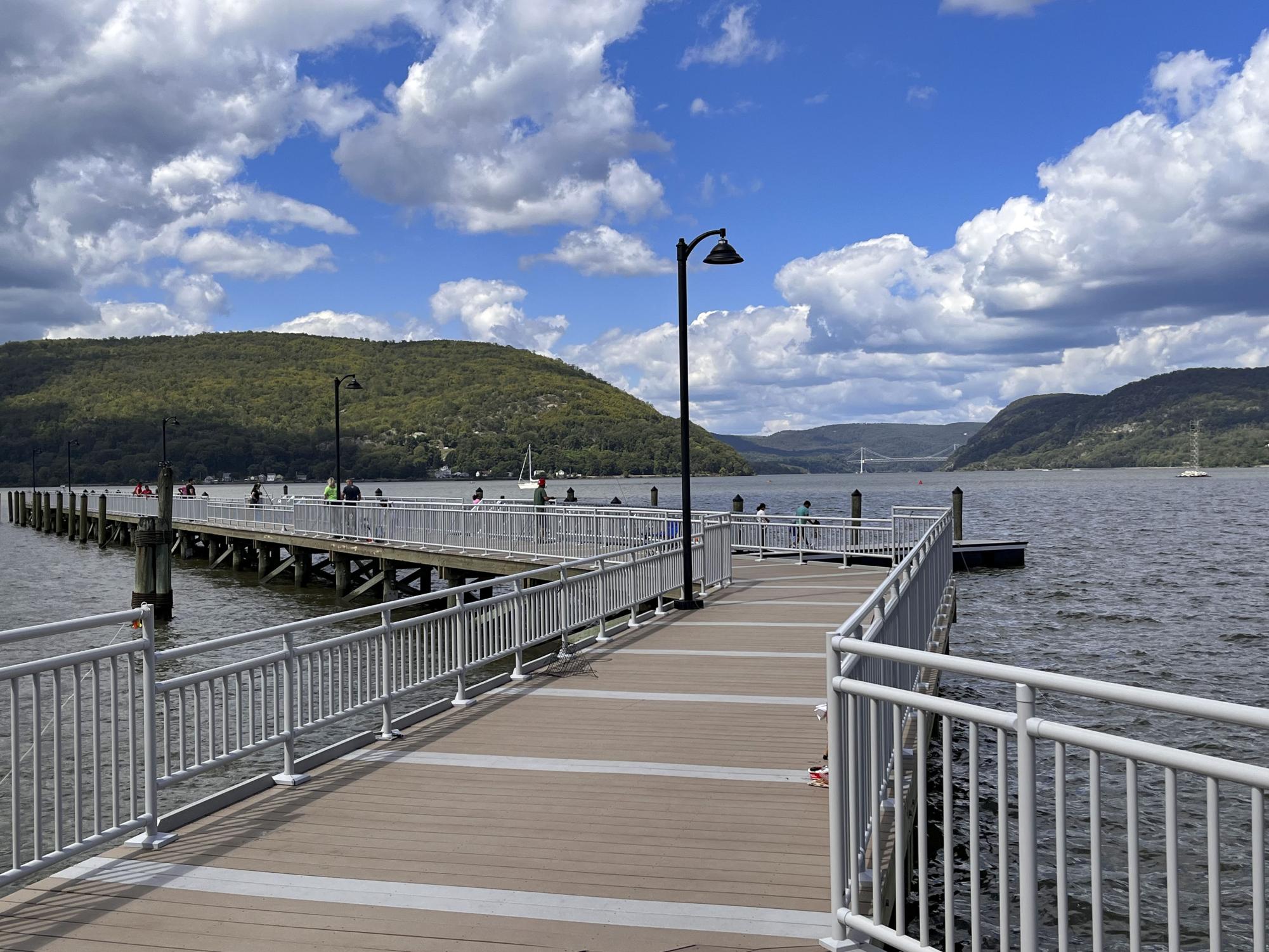 Young and old enjoying Fleischmann's Pier