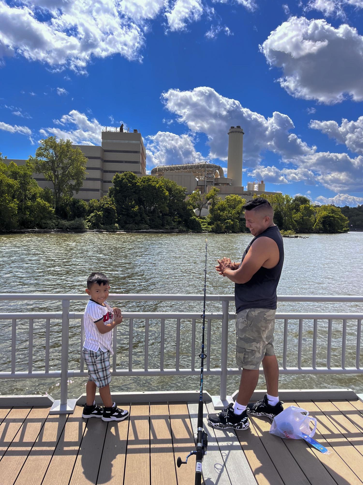 Young and old enjoying Fleischmann's Pier