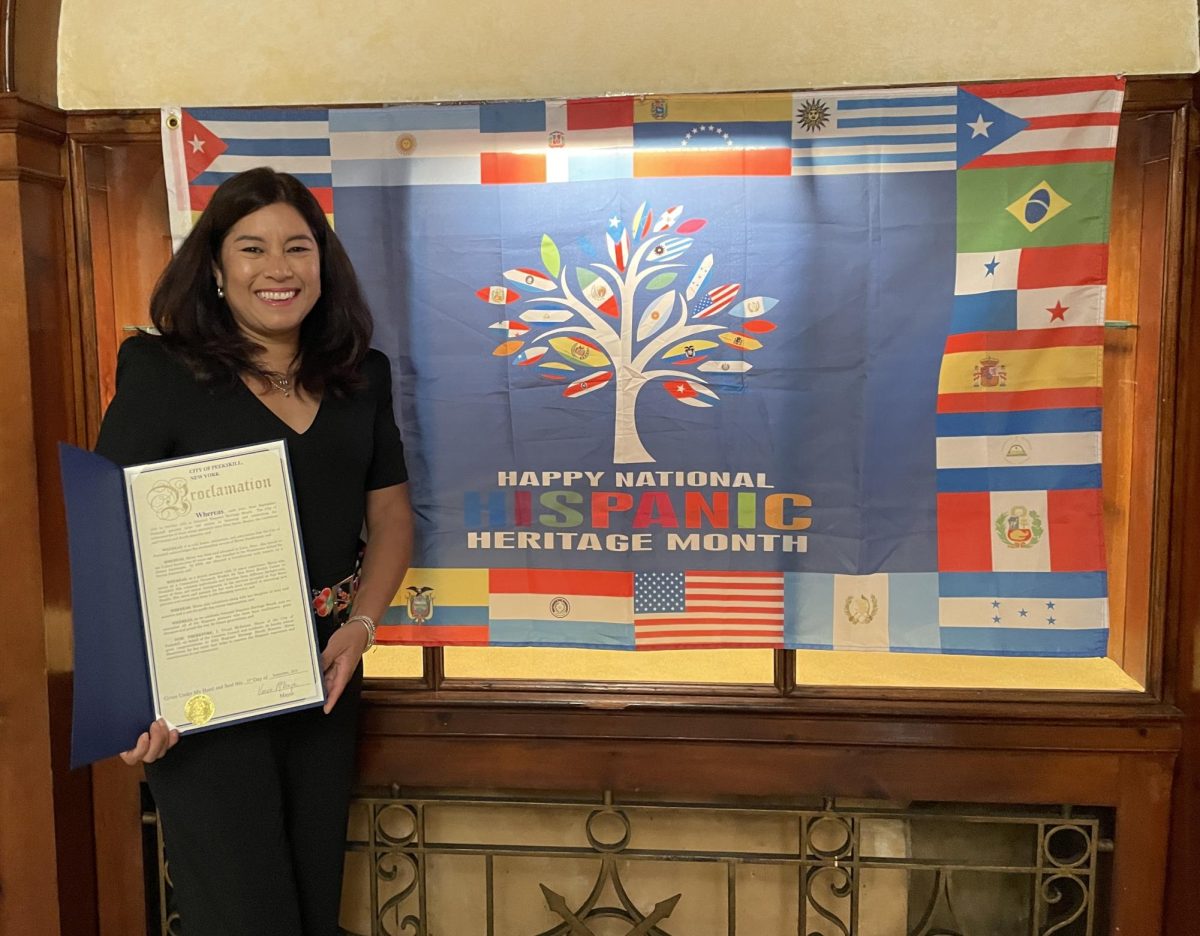 Mirna Handelman en la ceremonia de reconocimiento de la Herencia Hispana del lunes.