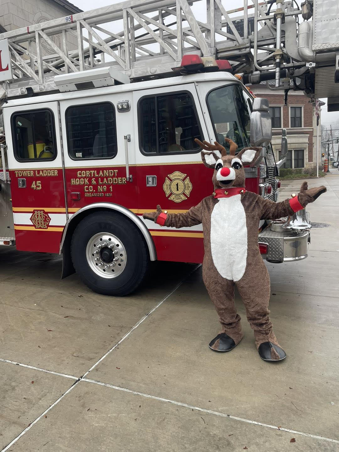 4th annual Reindeer Run shines bright light for those in need