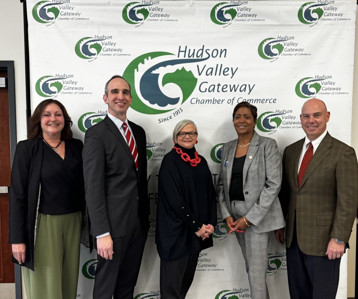 

From left, Gateway Executive Director Carole Voisey, Tim Foley, Cynthia Knox (CHHOP), Mayor Vivian McKenzie, Michael Romita