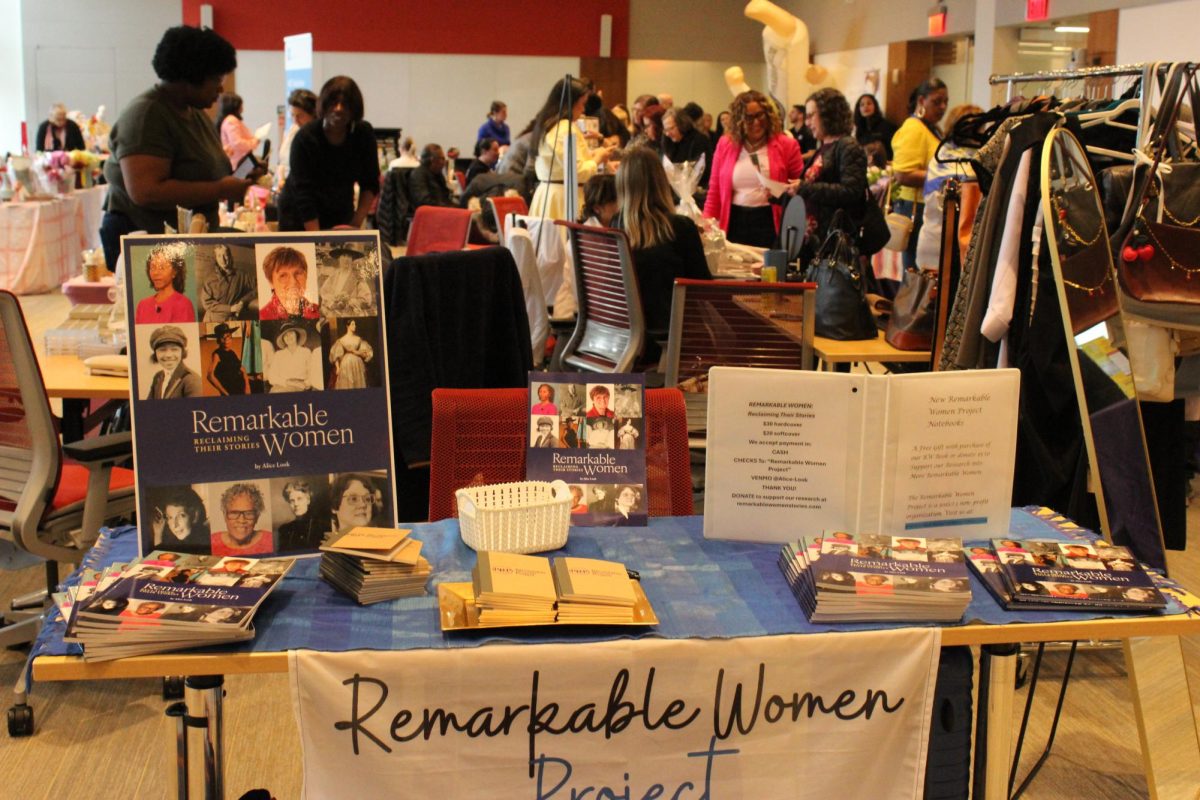 Browsing and networking in the vendor hall.