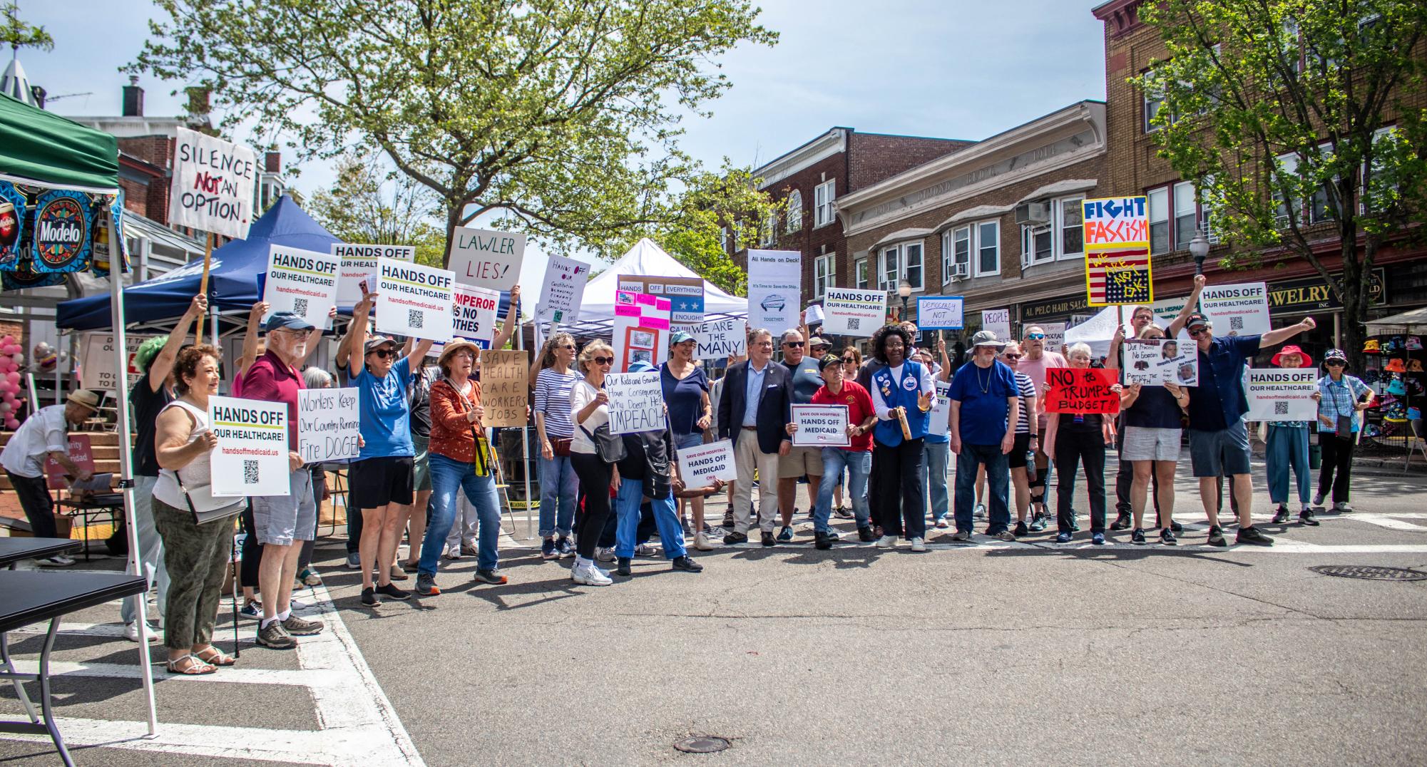 Picture This on a Single Saturday: Cinco de Mayo, Cherry Blossoms, May Day Rally