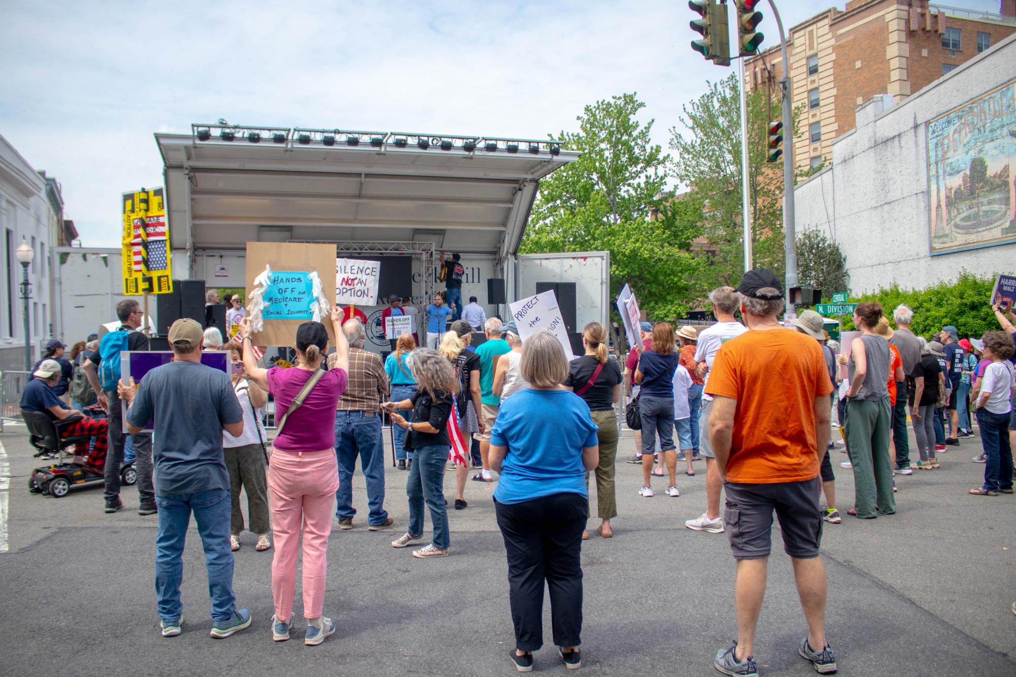 Picture This on a Single Saturday: Cinco de Mayo, Cherry Blossoms, May Day Rally