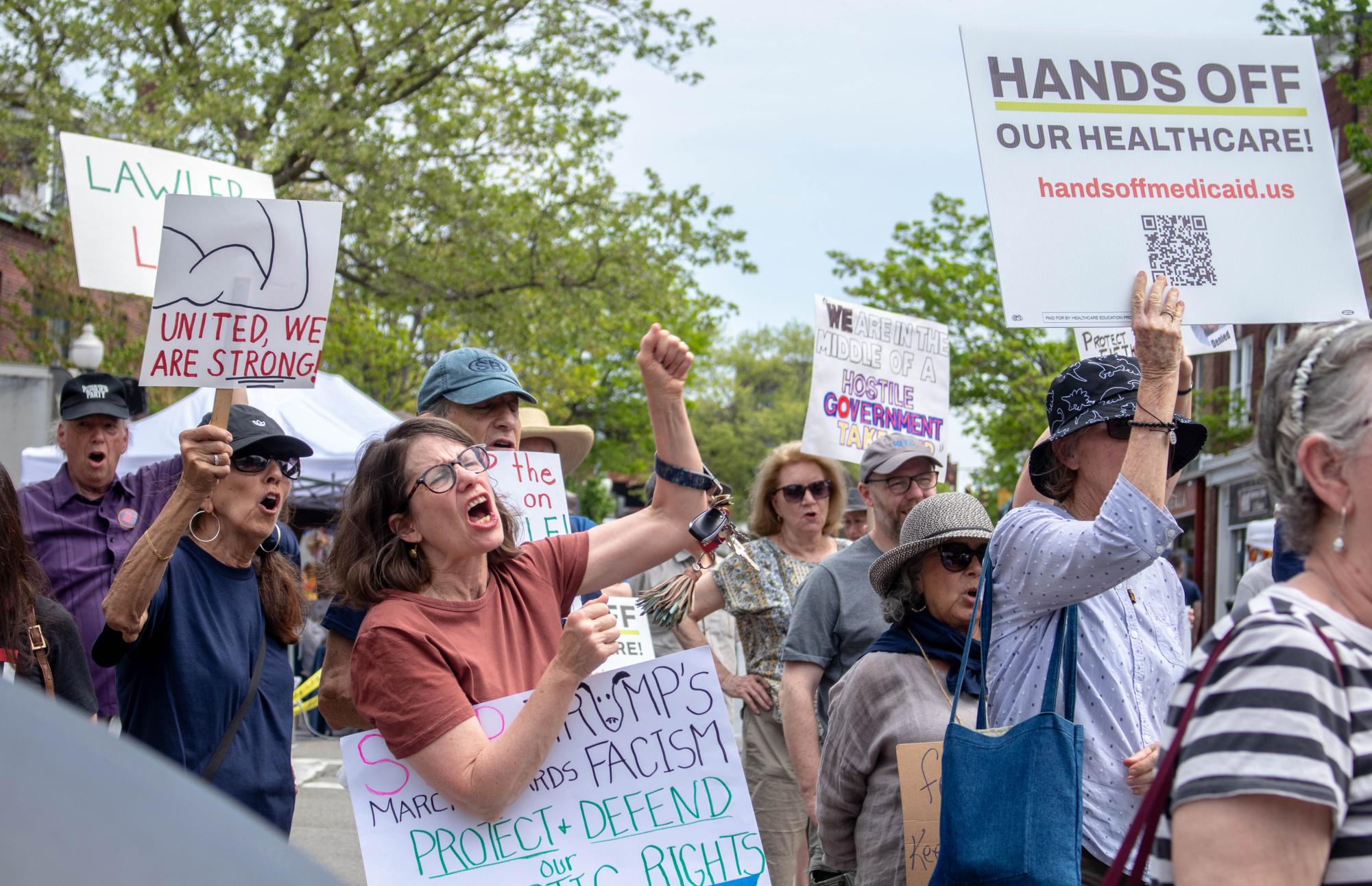 Picture This on a Single Saturday: Cinco de Mayo, Cherry Blossoms, May Day Rally