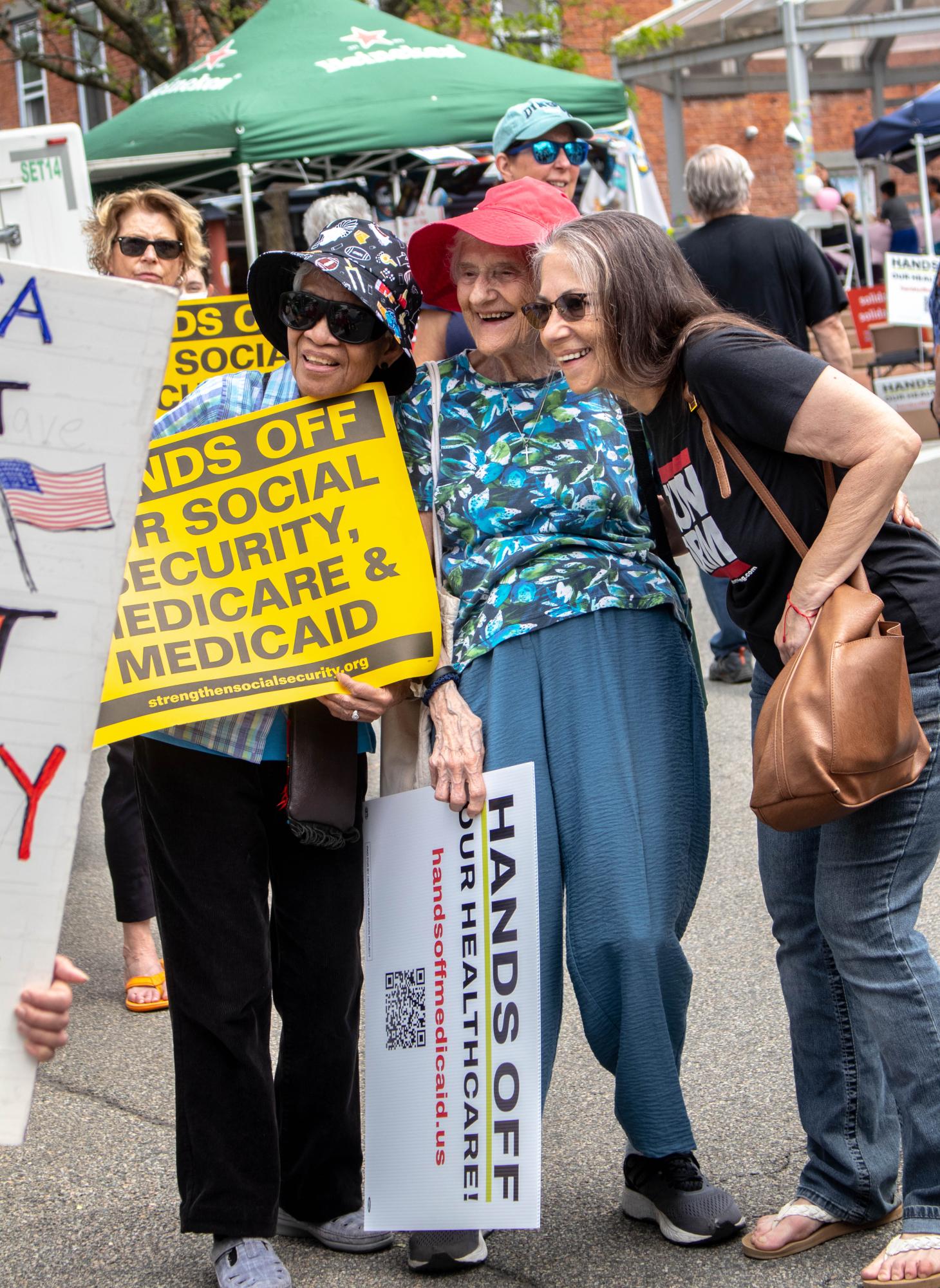 Picture This on a Single Saturday: Cinco de Mayo, Cherry Blossoms, May Day Rally