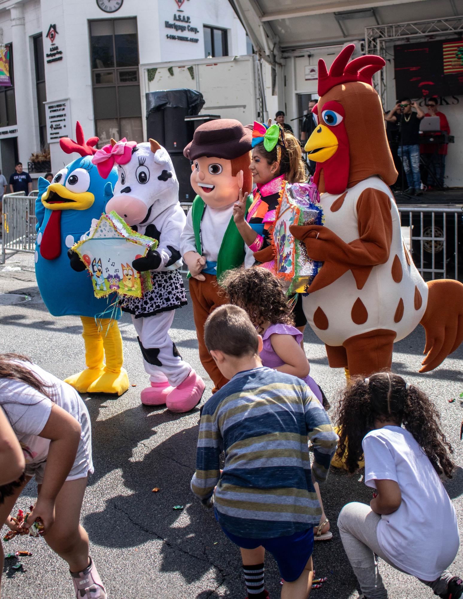 Picture This on a Single Saturday: Cinco de Mayo, Cherry Blossoms, May Day Rally