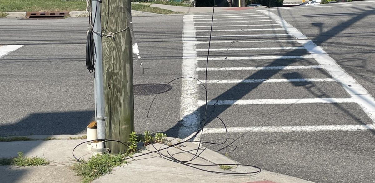 Hanging wires at the corner of Washington Street and Hudson Avenue. (Regina Clarkin)