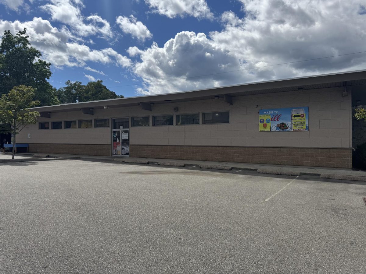 Peek Buds will soon open its doors at 1719 Main Street. (Jeffrey Merchan)