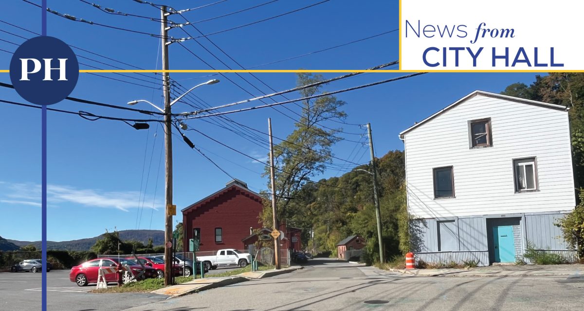 A residential project at 400 Main Street (structure on right) was a center of discussion at the Oct. 13 parking public hearings. 