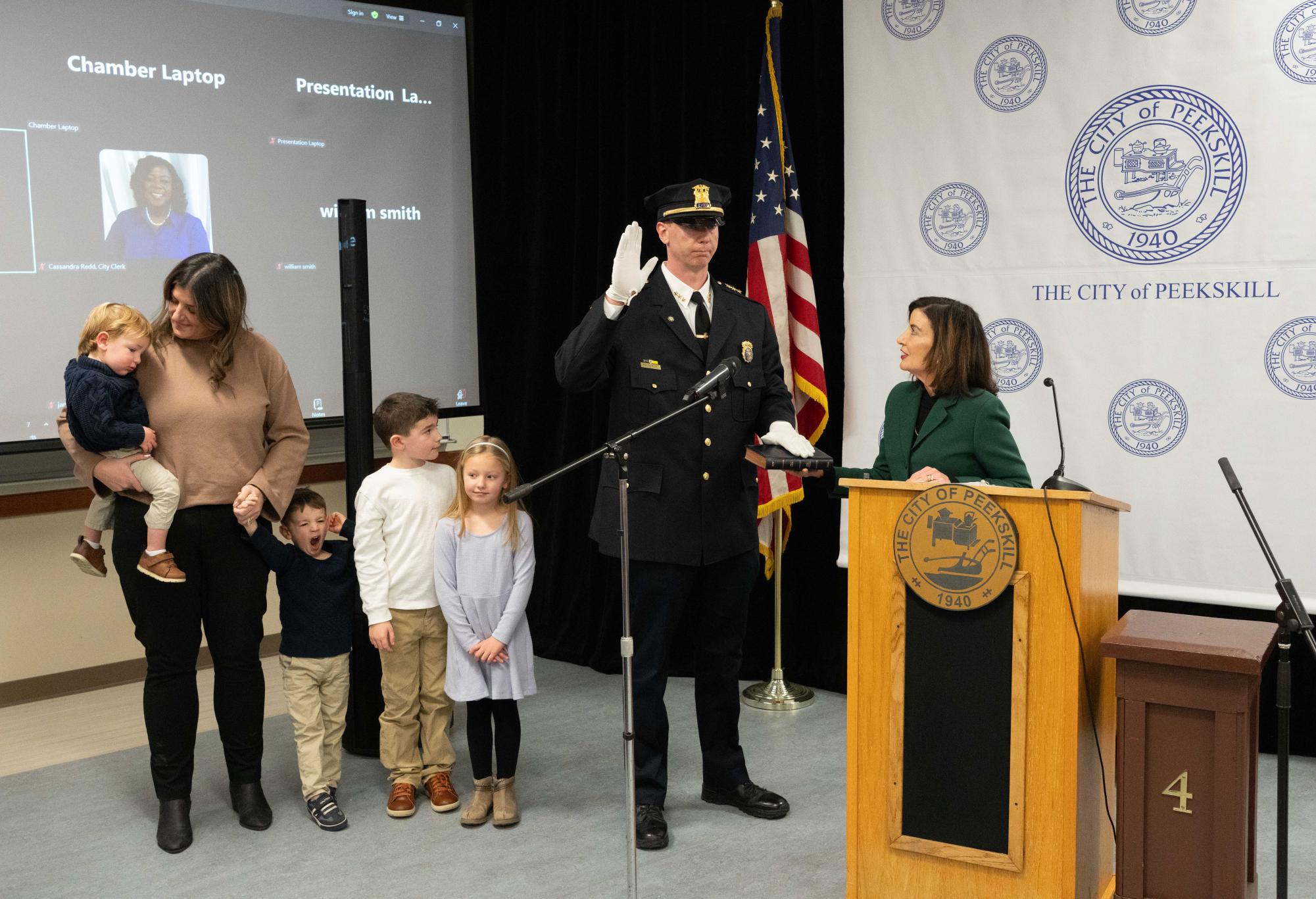 Governor praises mayor, who cites her administration's accomplishments and calls for citizens 'to get involved'