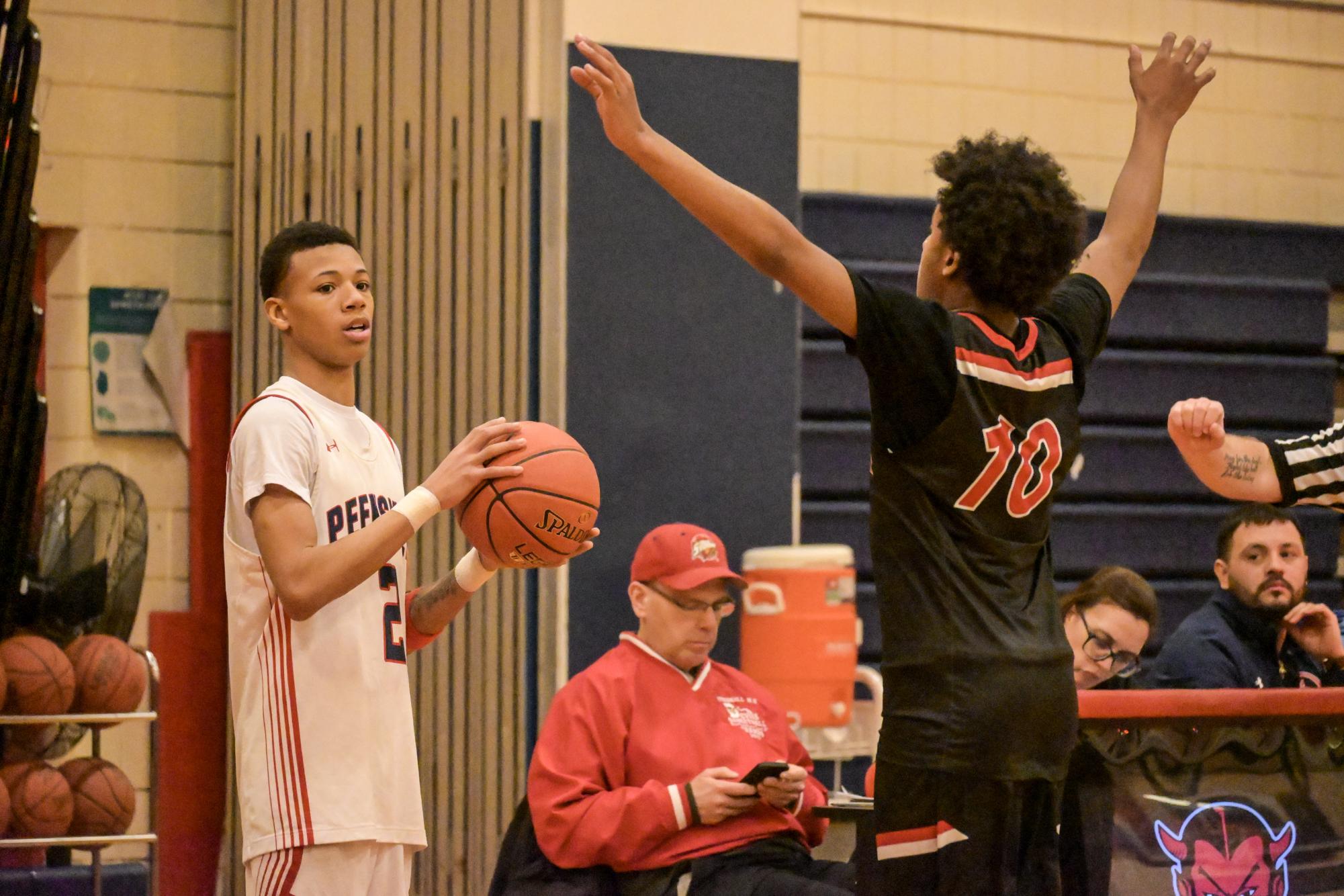 Smythe leads Peekskill with 27 points as team advances to face No. 3 Clarkstown North on Saturday