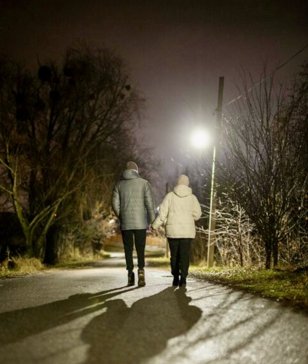 Participants will walk through wooded park trails during the nighttime full moon event in Peekskill on May 1. (Freepik)]