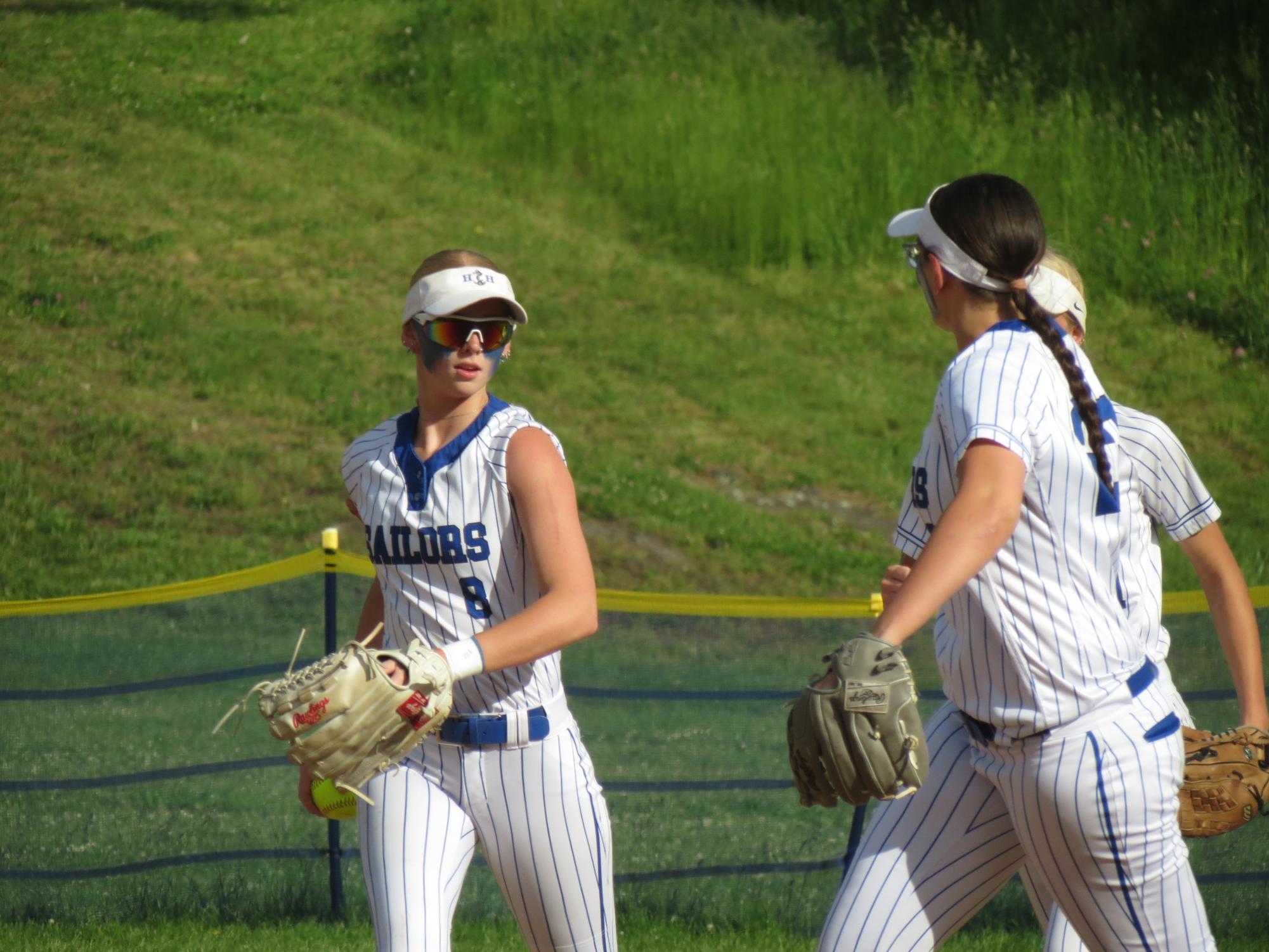Sailors finish 18-4 season as league champions, while senior Emma Barbelet earns All-Section Pitcher of the Year honors