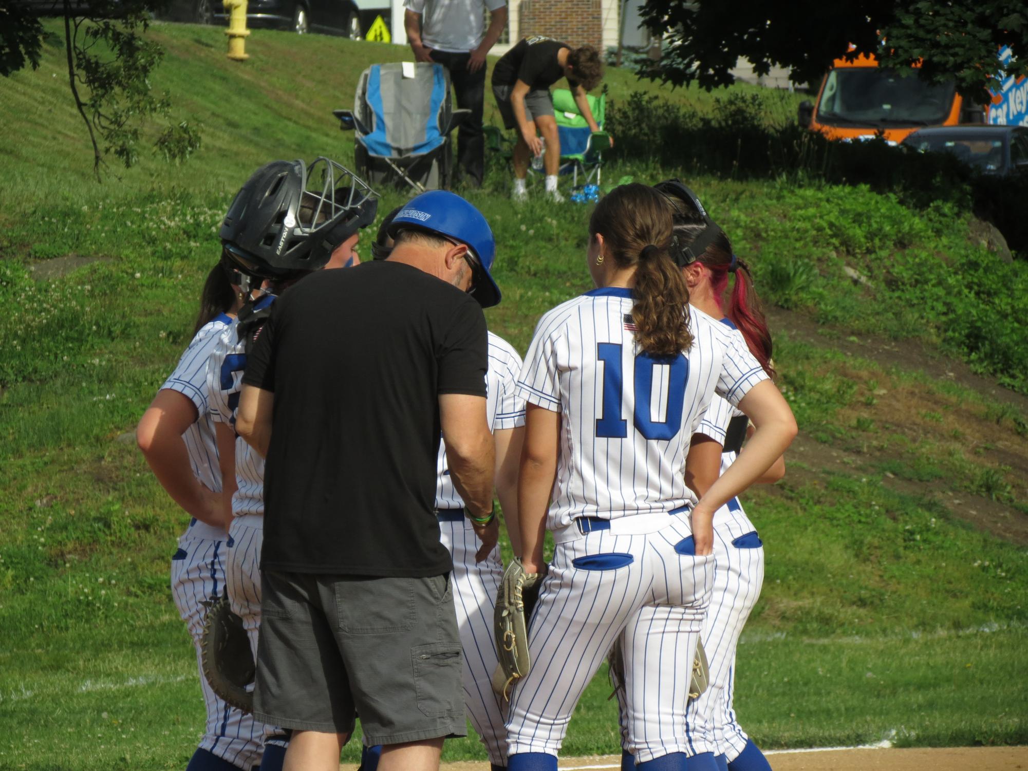 Sailors finish 18-4 season as league champions, while senior Emma Barbelet earns All-Section Pitcher of the Year honors