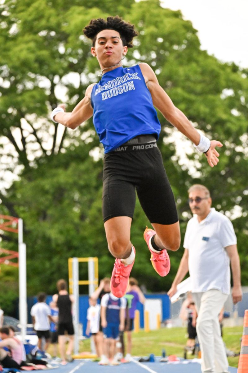 Hen Hud athlete competes in the long jump. 