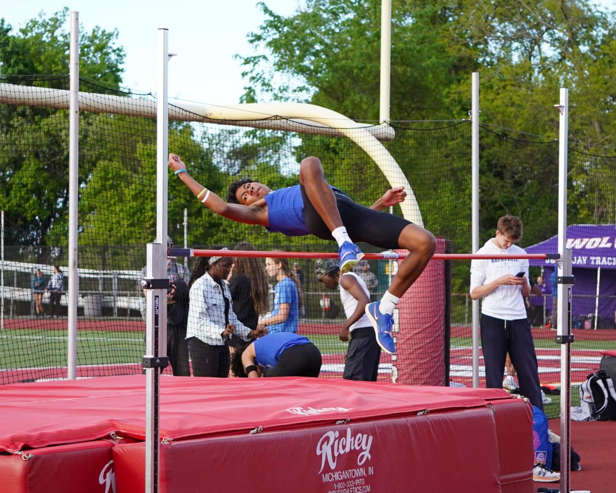 Hen Hud athlete competes in the high jump.